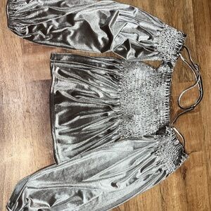 Nice crop with off the shoulder sleeves